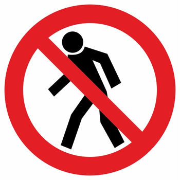 P03 проход запрещен (пластик, 700х700 мм) - Знаки безопасности - Знаки и таблички для строительных площадок - . Магазин Znakstend.ru
